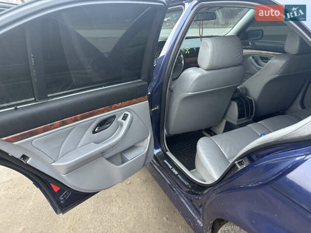 Синій БМВ 5 Серія, об'ємом двигуна 2.8 л та пробігом 347 тис. км за 4600 $, фото 15 на Automoto.ua