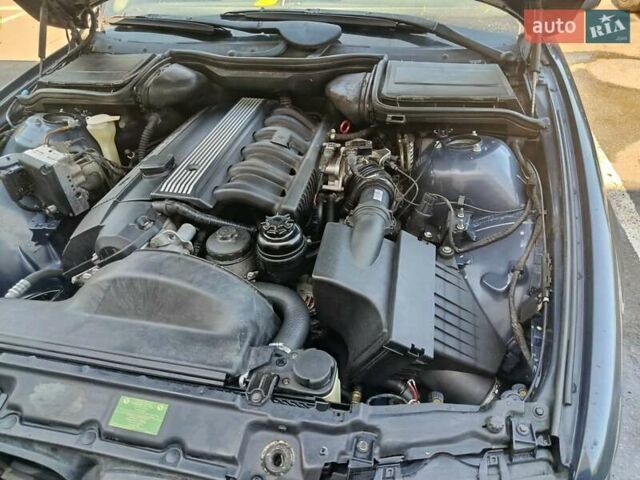 Синий БМВ 5 Серия, объемом двигателя 2 л и пробегом 365 тыс. км за 4300 $, фото 13 на Automoto.ua