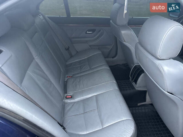 Синій БМВ 5 Серія, об'ємом двигуна 2.8 л та пробігом 347 тис. км за 4600 $, фото 8 на Automoto.ua