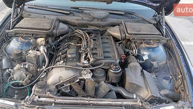 Синий БМВ 5 Серия, объемом двигателя 2.49 л и пробегом 360 тыс. км за 4000 $, фото 6 на Automoto.ua