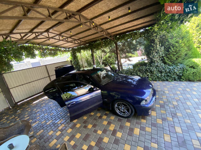 Синий БМВ 5 Серия, объемом двигателя 2.8 л и пробегом 350 тыс. км за 9000 $, фото 4 на Automoto.ua