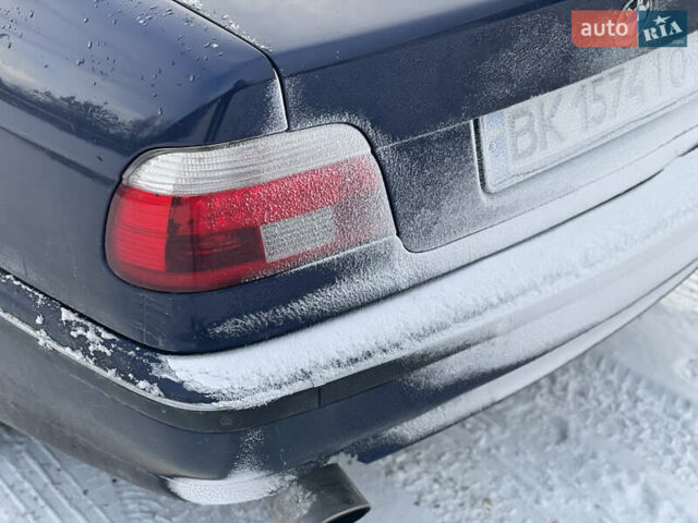 Синий БМВ 5 Серия, объемом двигателя 2.5 л и пробегом 388 тыс. км за 2800 $, фото 5 на Automoto.ua