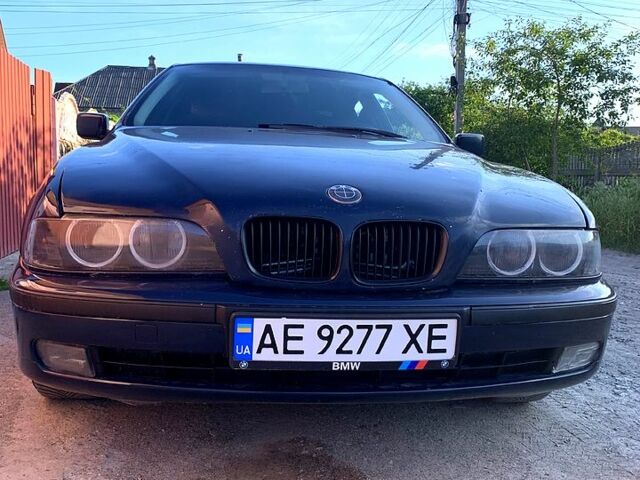 Синій БМВ 5 Серія, об'ємом двигуна 2.8 л та пробігом 350 тис. км за 4200 $, фото 2 на Automoto.ua