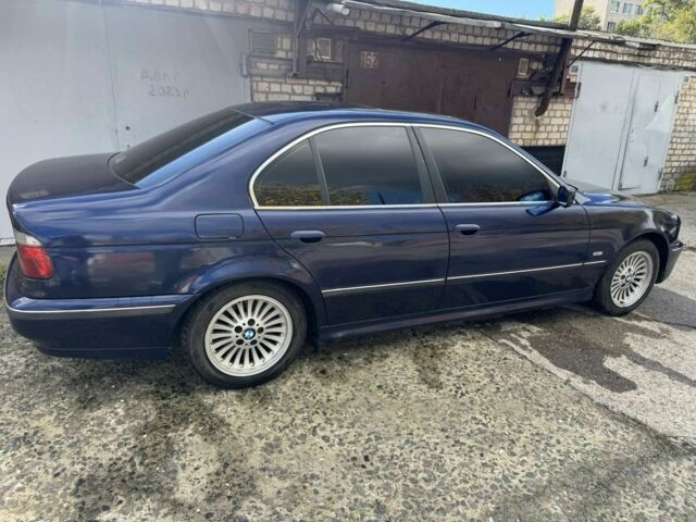 Синий БМВ 5 Серия, объемом двигателя 2.5 л и пробегом 320 тыс. км за 3550 $, фото 1 на Automoto.ua