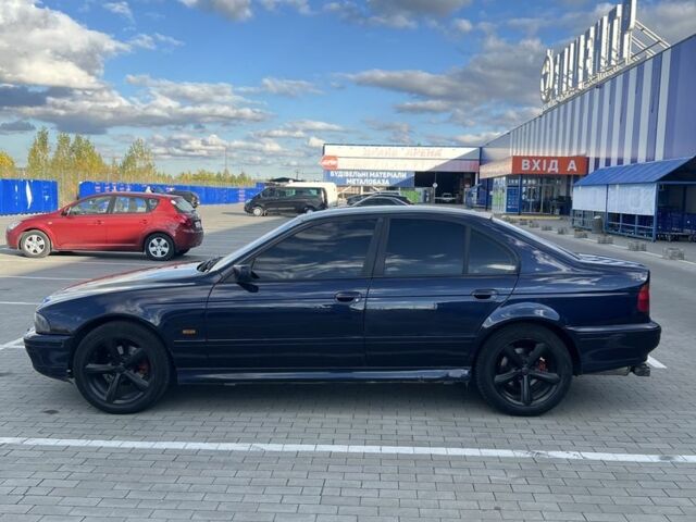 Синий БМВ 5 Серия, объемом двигателя 2.5 л и пробегом 350 тыс. км за 4200 $, фото 3 на Automoto.ua