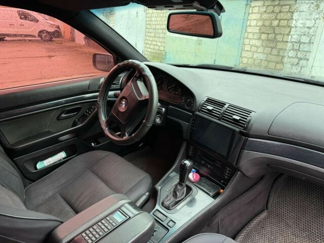 Синий БМВ 5 Серия, объемом двигателя 2.5 л и пробегом 320 тыс. км за 3550 $, фото 5 на Automoto.ua