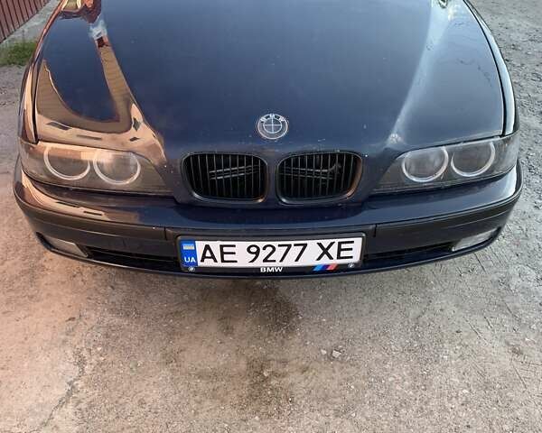 Синий БМВ 5 Серия, объемом двигателя 2.8 л и пробегом 350 тыс. км за 3700 $, фото 4 на Automoto.ua