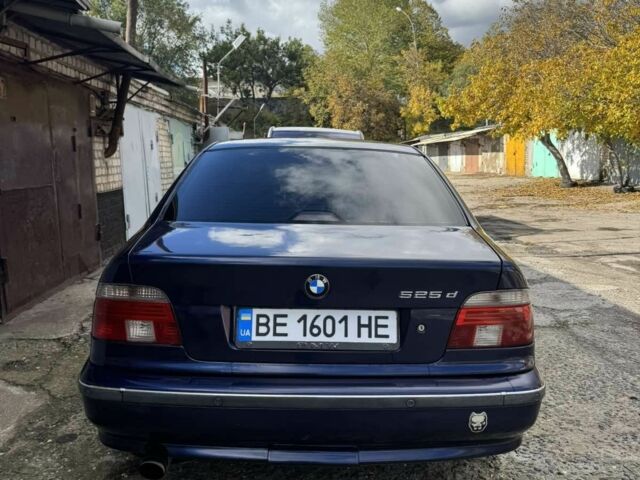 Синий БМВ 5 Серия, объемом двигателя 2.5 л и пробегом 320 тыс. км за 3550 $, фото 2 на Automoto.ua