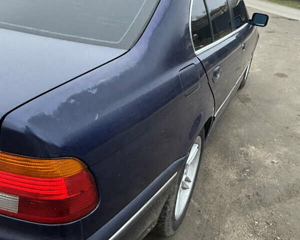 Синій БМВ 5 Серія, об'ємом двигуна 2.8 л та пробігом 347 тис. км за 4600 $, фото 3 на Automoto.ua