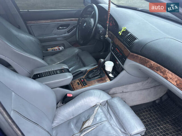 Синій БМВ 5 Серія, об'ємом двигуна 2.8 л та пробігом 347 тис. км за 4600 $, фото 11 на Automoto.ua