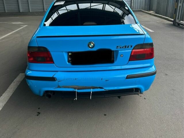 Синий БМВ 5 Серия, объемом двигателя 4.4 л и пробегом 400 тыс. км за 4200 $, фото 2 на Automoto.ua