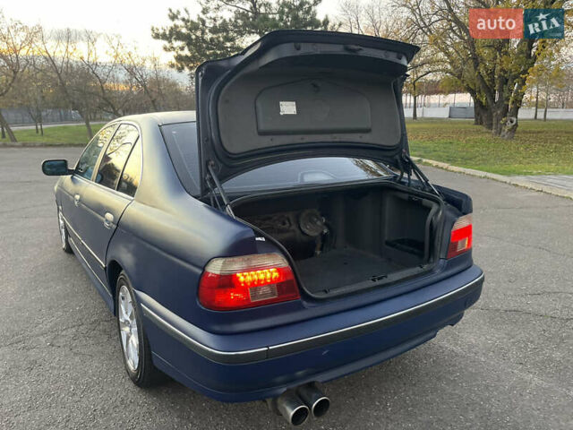 Синий БМВ 5 Серия, объемом двигателя 2 л и пробегом 300 тыс. км за 2999 $, фото 17 на Automoto.ua