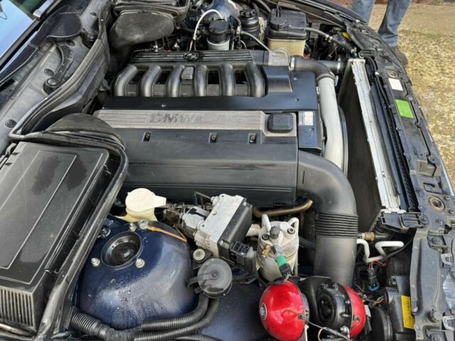 Синий БМВ 5 Серия, объемом двигателя 2.5 л и пробегом 320 тыс. км за 3550 $, фото 4 на Automoto.ua