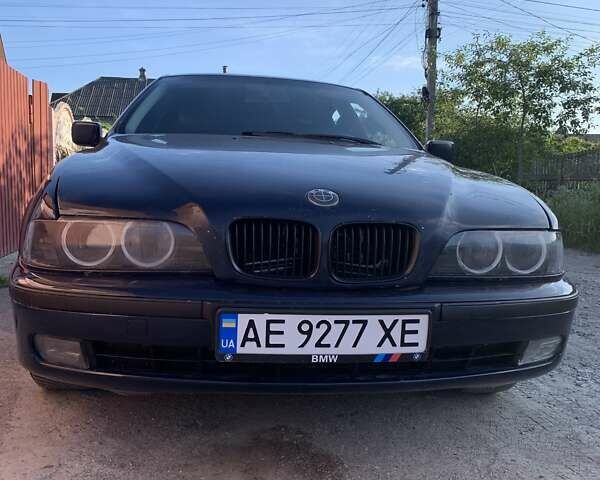 Синий БМВ 5 Серия, объемом двигателя 2.8 л и пробегом 350 тыс. км за 3700 $, фото 3 на Automoto.ua