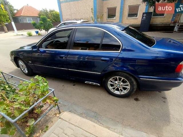 Синий БМВ 5 Серия, объемом двигателя 2.8 л и пробегом 360 тыс. км за 5000 $, фото 3 на Automoto.ua