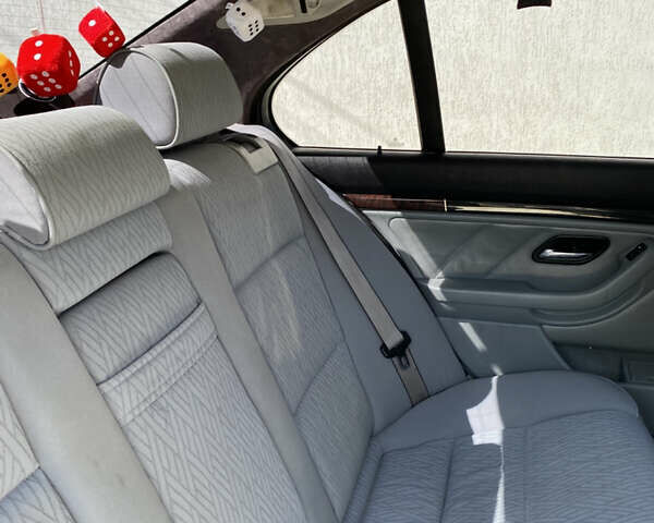 Синій БМВ 5 Серія, об'ємом двигуна 2.5 л та пробігом 435 тис. км за 6500 $, фото 11 на Automoto.ua