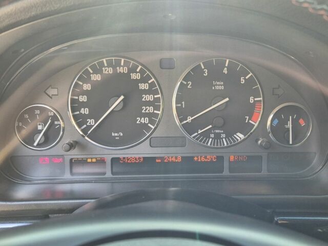 Синий БМВ 5 Серия, объемом двигателя 2.5 л и пробегом 400 тыс. км за 8900 $, фото 19 на Automoto.ua