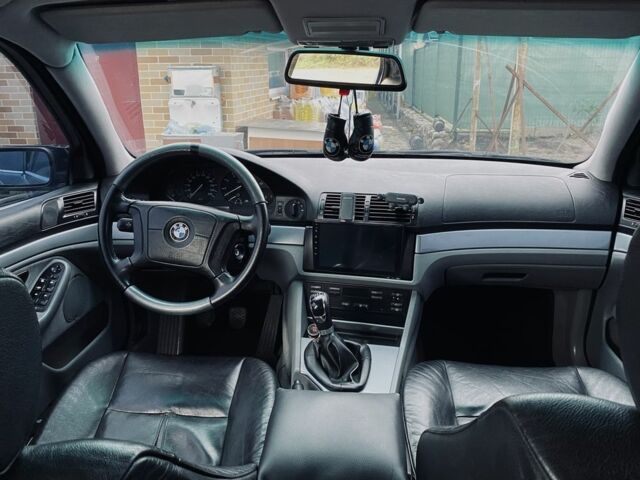 Синий БМВ 5 Серия, объемом двигателя 2 л и пробегом 374 тыс. км за 4500 $, фото 2 на Automoto.ua