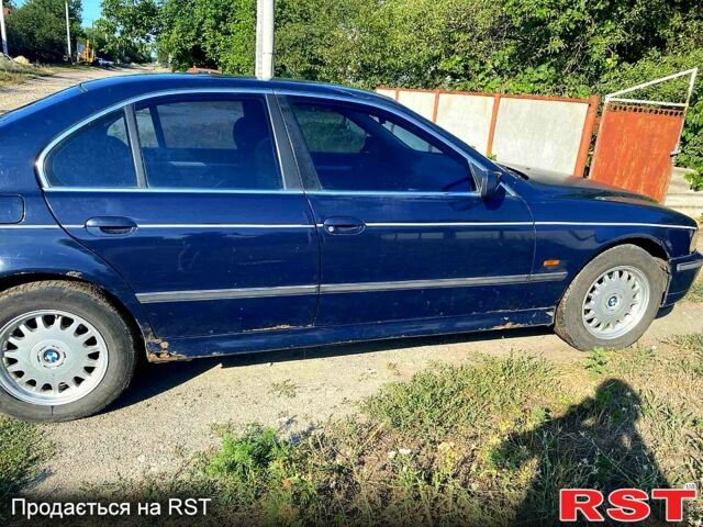 Синий БМВ 5 Серия, объемом двигателя 2 л и пробегом 433 тыс. км за 4000 $, фото 1 на Automoto.ua