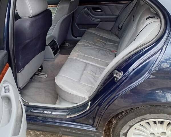 Синий БМВ 5 Серия, объемом двигателя 2.5 л и пробегом 45 тыс. км за 4500 $, фото 5 на Automoto.ua