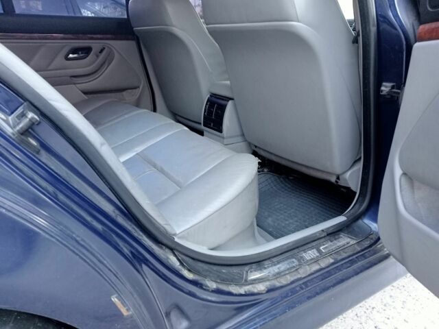 Синій БМВ 5 Серія, об'ємом двигуна 2.8 л та пробігом 400 тис. км за 5000 $, фото 9 на Automoto.ua