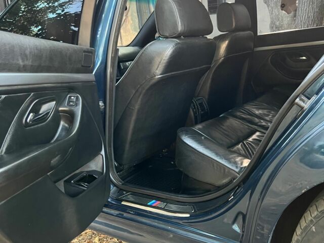 Синий БМВ 5 Серия, объемом двигателя 3.5 л и пробегом 450 тыс. км за 5500 $, фото 13 на Automoto.ua