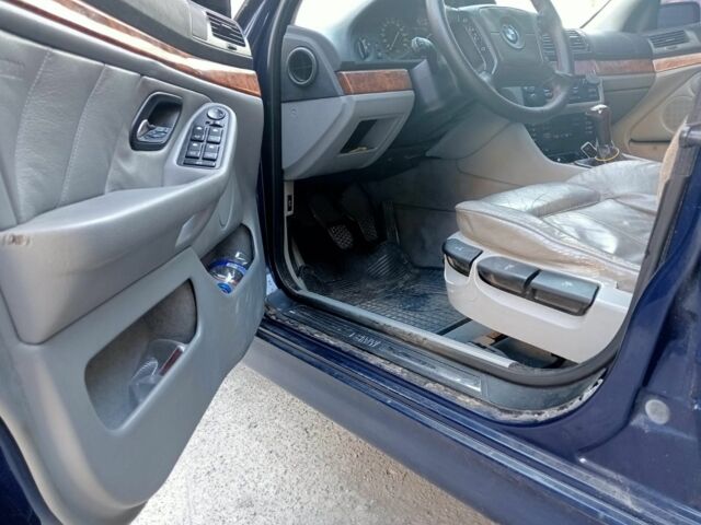 Синій БМВ 5 Серія, об'ємом двигуна 2.8 л та пробігом 400 тис. км за 5000 $, фото 11 на Automoto.ua