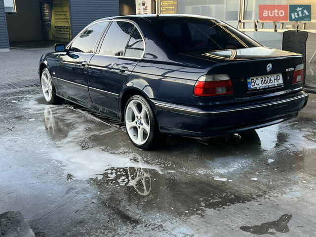 Синий БМВ 5 Серия, объемом двигателя 3.5 л и пробегом 485 тыс. км за 7000 $, фото 1 на Automoto.ua