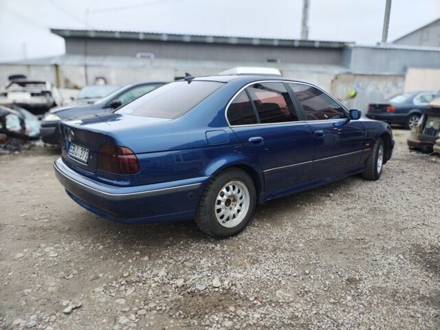 Синий БМВ 5 Серия, объемом двигателя 2.5 л и пробегом 300 тыс. км за 2000 $, фото 4 на Automoto.ua