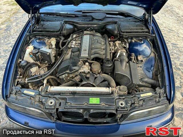 Синий БМВ 5 Серия, объемом двигателя 2 л и пробегом 300 тыс. км за 4900 $, фото 13 на Automoto.ua