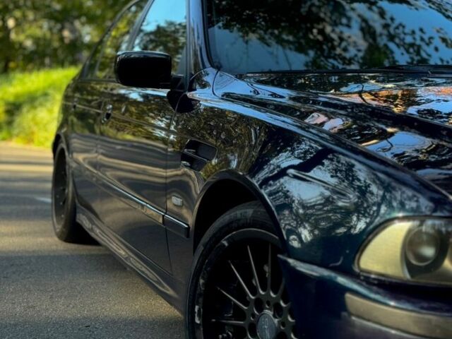 Синий БМВ 5 Серия, объемом двигателя 3.5 л и пробегом 450 тыс. км за 5600 $, фото 4 на Automoto.ua