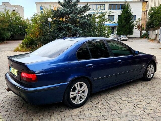 Синий БМВ 5 Серия, объемом двигателя 2.5 л и пробегом 400 тыс. км за 3500 $, фото 2 на Automoto.ua