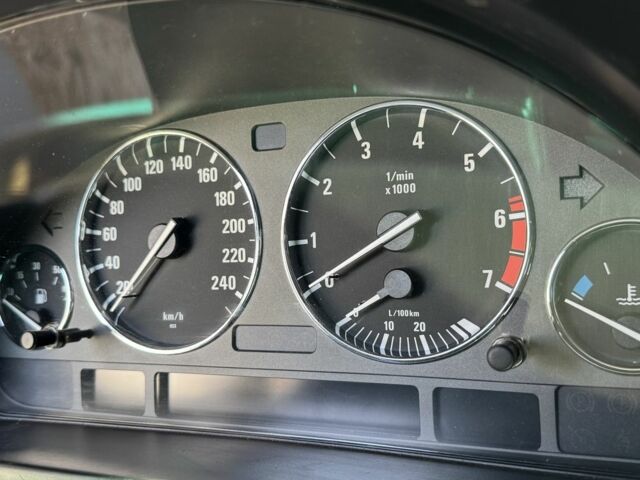 Синий БМВ 5 Серия, объемом двигателя 3.5 л и пробегом 270 тыс. км за 5200 $, фото 5 на Automoto.ua