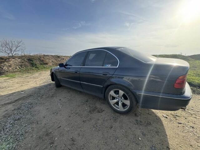 Синий БМВ 5 Серия, объемом двигателя 2 л и пробегом 420 тыс. км за 3500 $, фото 3 на Automoto.ua