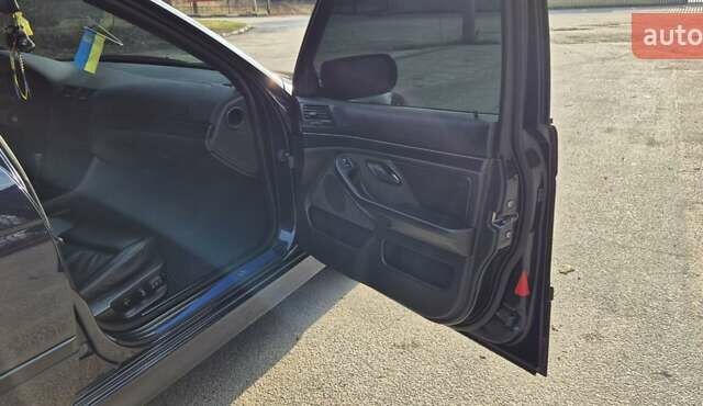 Синий БМВ 5 Серия, объемом двигателя 2.5 л и пробегом 400 тыс. км за 9000 $, фото 16 на Automoto.ua