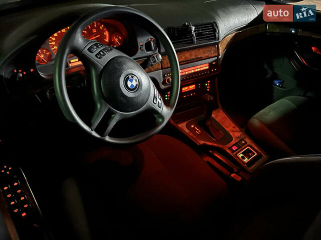 Синий БМВ 5 Серия, объемом двигателя 3.5 л и пробегом 485 тыс. км за 7000 $, фото 10 на Automoto.ua