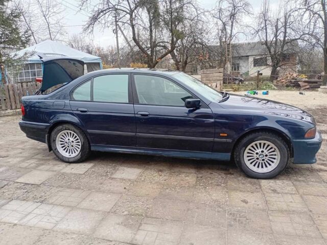 Синий БМВ 5 Серия, объемом двигателя 2.5 л и пробегом 45 тыс. км за 4500 $, фото 3 на Automoto.ua
