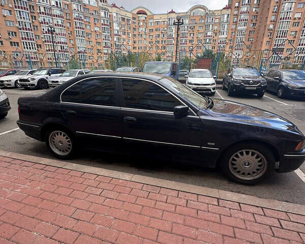 Синий БМВ 5 Серия, объемом двигателя 3.5 л и пробегом 485 тыс. км за 7000 $, фото 7 на Automoto.ua