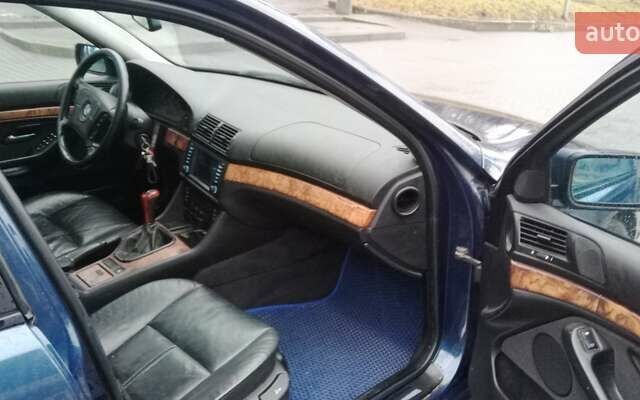 Синий БМВ 5 Серия, объемом двигателя 2.5 л и пробегом 353 тыс. км за 3500 $, фото 13 на Automoto.ua