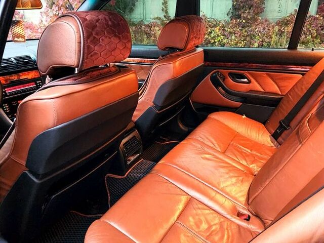 Синий БМВ 5 Серия, объемом двигателя 2.5 л и пробегом 400 тыс. км за 3500 $, фото 4 на Automoto.ua