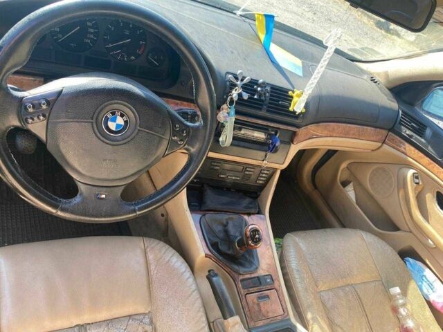 Синий БМВ 5 Серия, объемом двигателя 2 л и пробегом 237 тыс. км за 1800 $, фото 5 на Automoto.ua