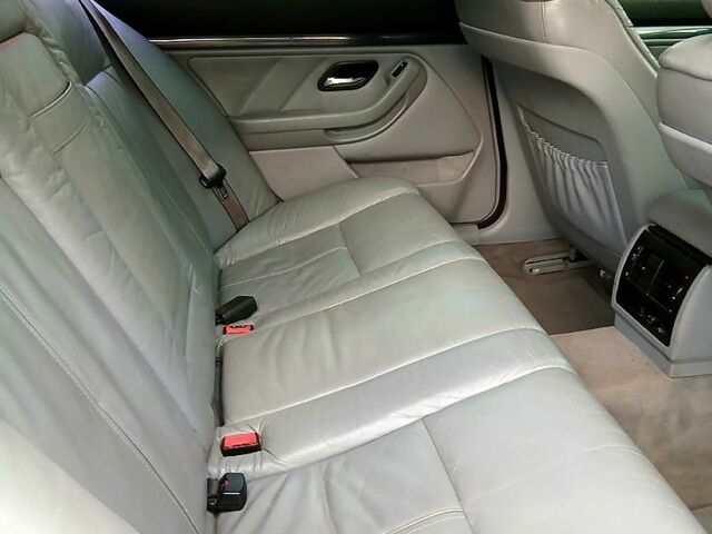 Синий БМВ 5 Серия, объемом двигателя 3.5 л и пробегом 250 тыс. км за 5100 $, фото 3 на Automoto.ua