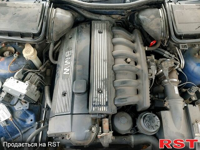 Синий БМВ 5 Серия, объемом двигателя 2 л и пробегом 300 тыс. км за 3500 $, фото 11 на Automoto.ua