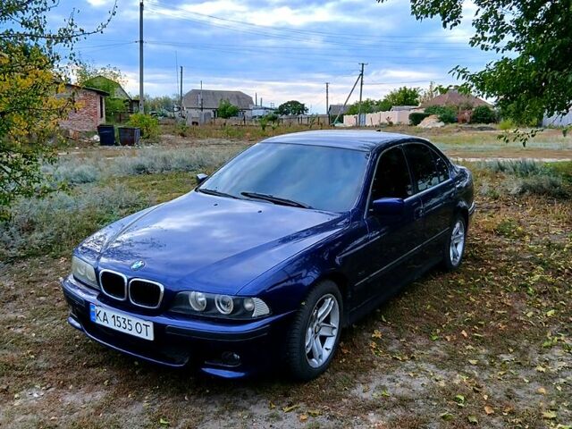 Синий БМВ 5 Серия, объемом двигателя 3.5 л и пробегом 250 тыс. км за 5100 $, фото 1 на Automoto.ua