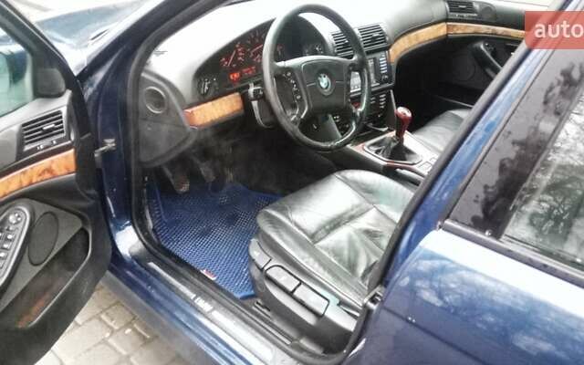 Синий БМВ 5 Серия, объемом двигателя 2.5 л и пробегом 353 тыс. км за 3500 $, фото 6 на Automoto.ua