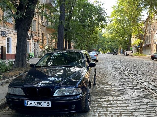 Синий БМВ 5 Серия, объемом двигателя 2 л и пробегом 357 тыс. км за 4500 $, фото 3 на Automoto.ua