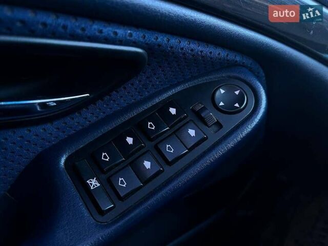 Синий БМВ 5 Серия, объемом двигателя 1.99 л и пробегом 304 тыс. км за 4990 $, фото 16 на Automoto.ua