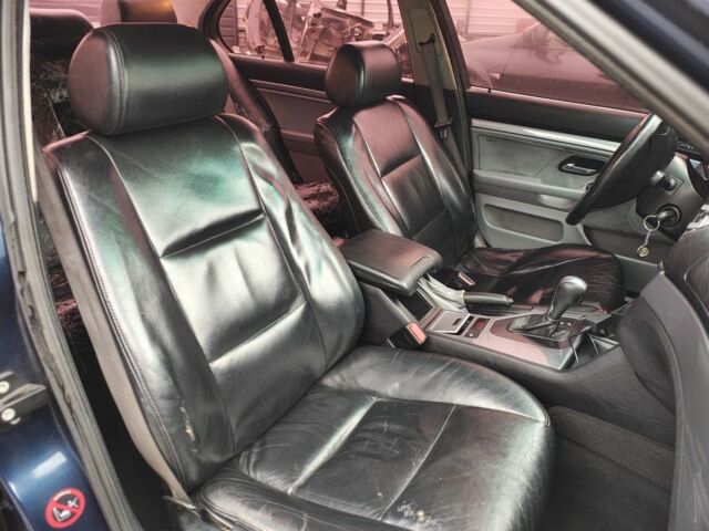 Синий БМВ 5 Серия, объемом двигателя 2.5 л и пробегом 300 тыс. км за 2000 $, фото 7 на Automoto.ua