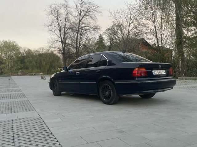 Синий БМВ 5 Серия, объемом двигателя 2 л и пробегом 255 тыс. км за 3900 $, фото 2 на Automoto.ua
