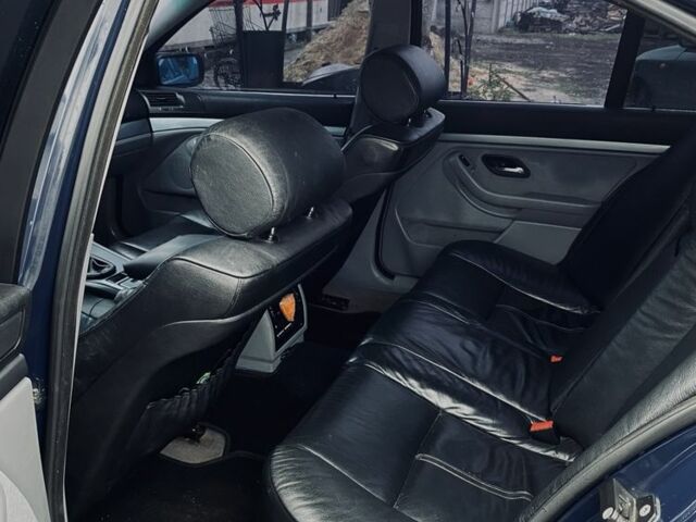 Синий БМВ 5 Серия, объемом двигателя 2 л и пробегом 374 тыс. км за 4500 $, фото 4 на Automoto.ua